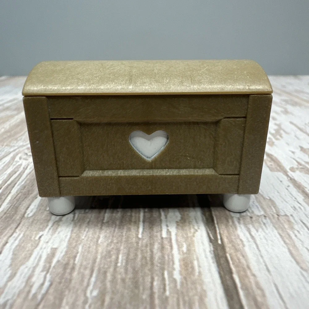 Vintage Sylvanian Families (Calico Critters) Trunk 